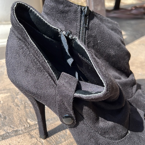 Black Open Toe Heels - Picture 2 of 5